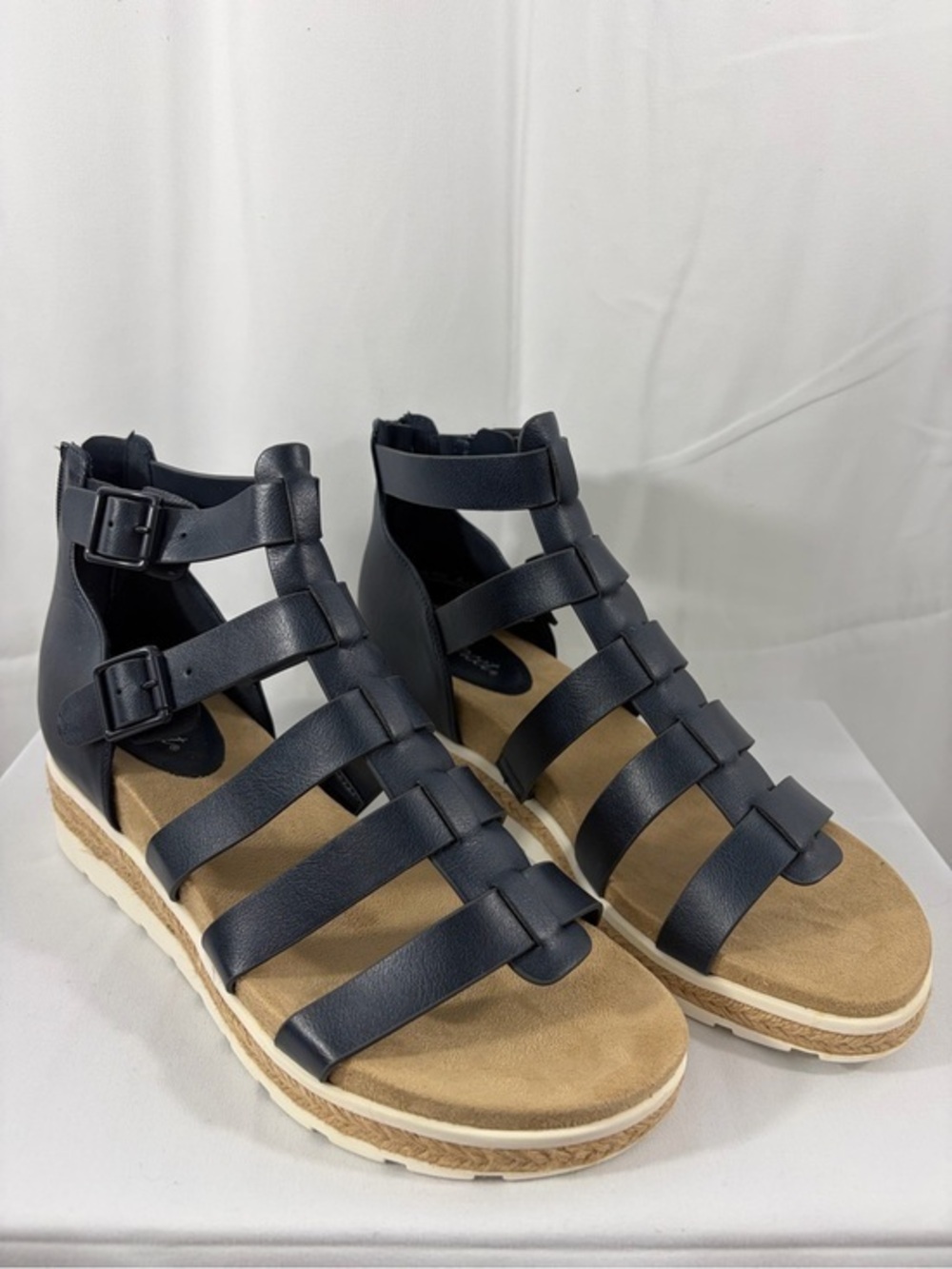 NWT Easy Street Women’s Size 9.5 Navy Blue Zip Up Platform Sandals